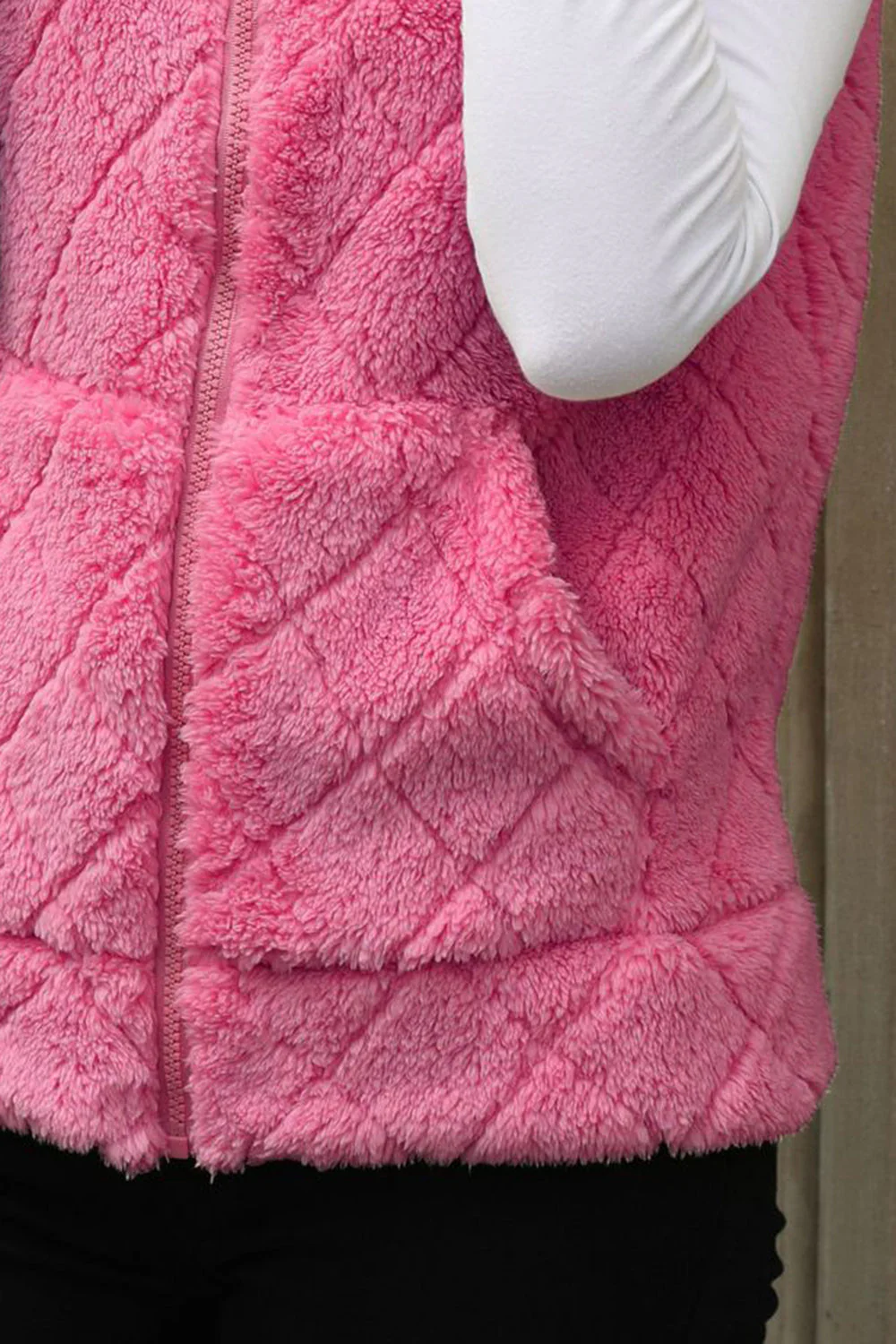 Katherine | Vest with a fluffy checked structure and zipper - Image 14