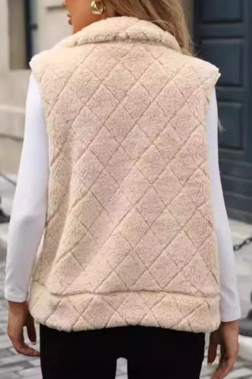 Katherine | Vest with a fluffy checked structure and zipper - Image 2
