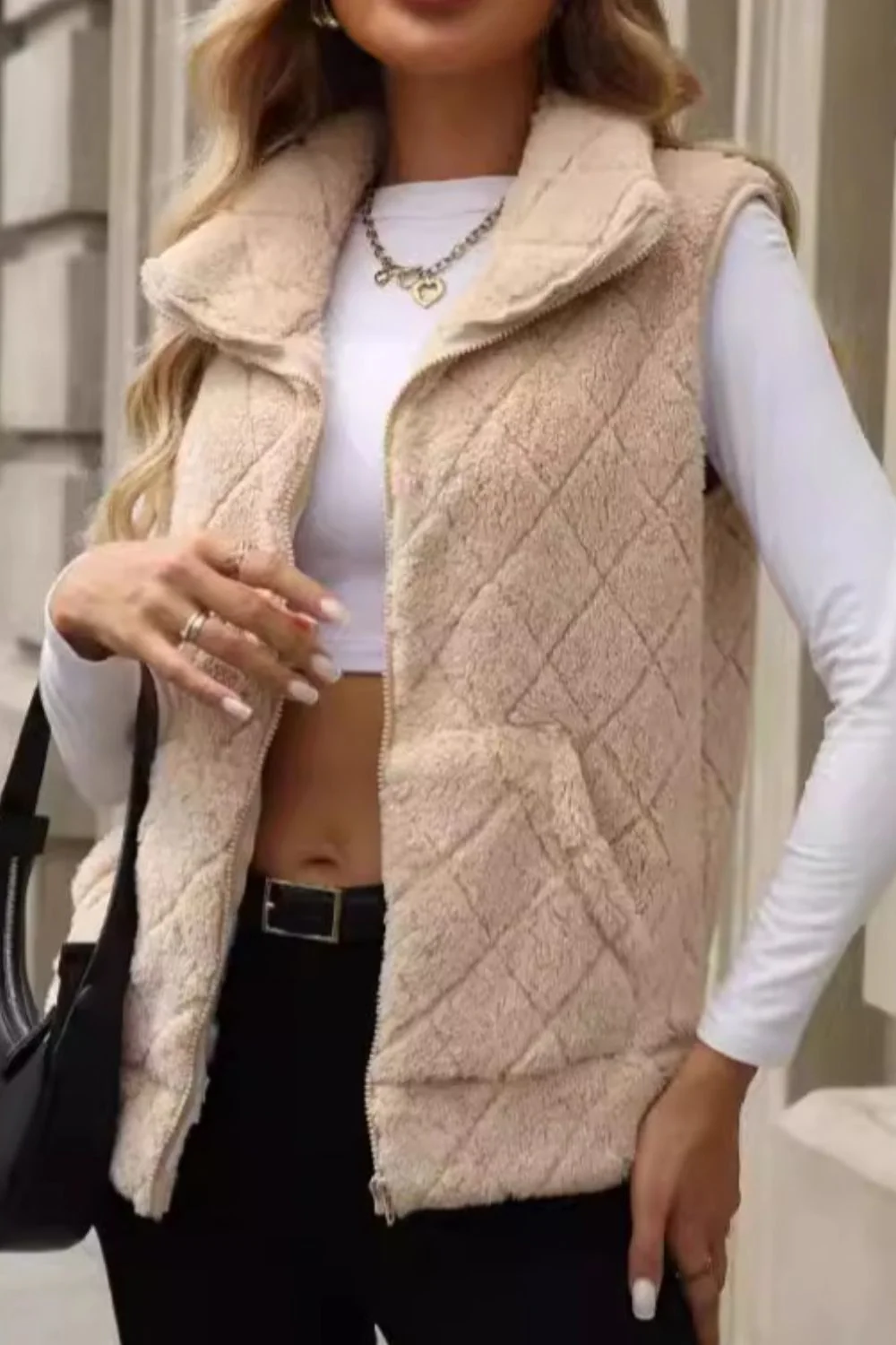 Katherine | Vest with a fluffy checked structure and zipper - Image 4