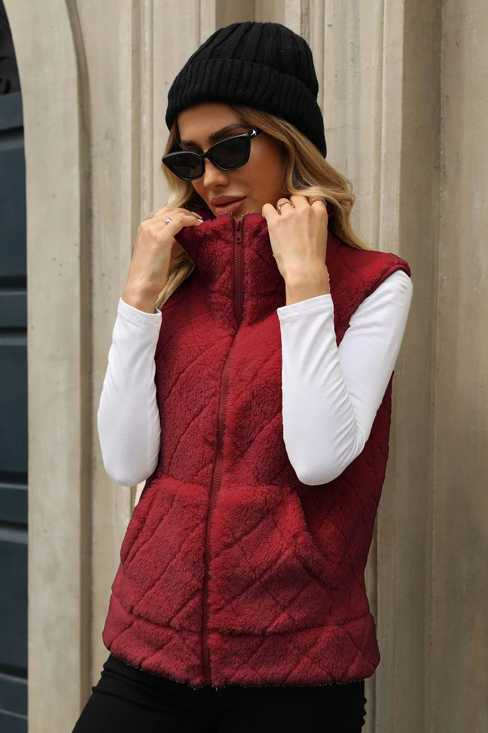 Katherine | Vest with a fluffy checked structure and zipper - Image 6