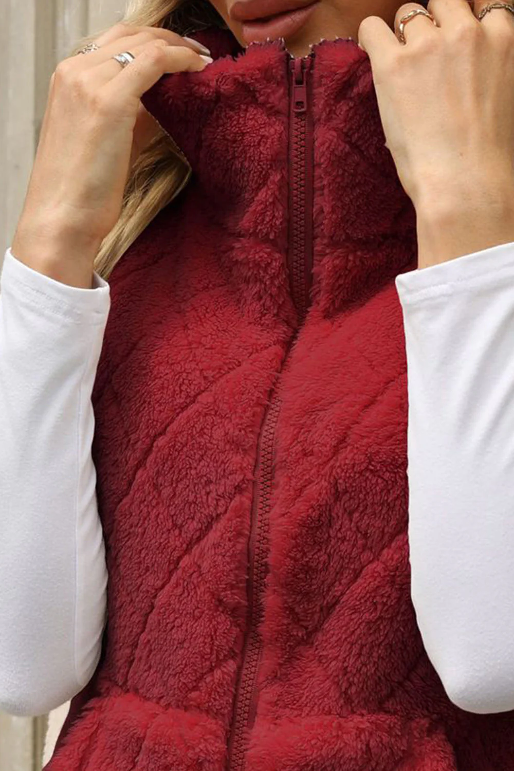 Katherine | Vest with a fluffy checked structure and zipper - Image 7