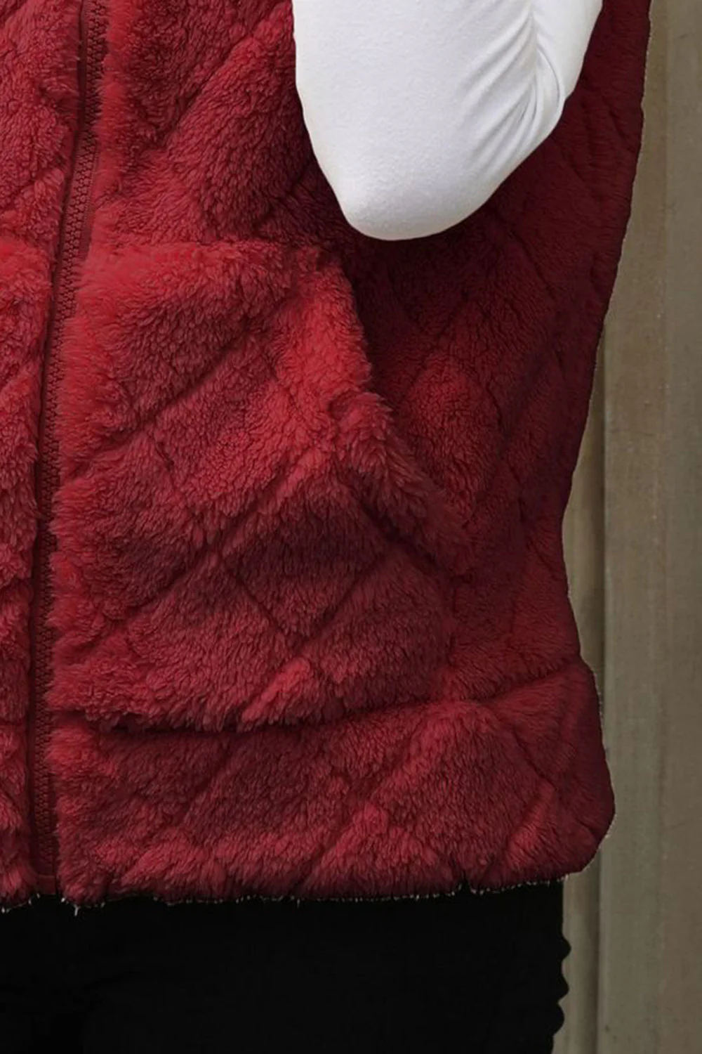 Katherine | Vest with a fluffy checked structure and zipper - Image 8