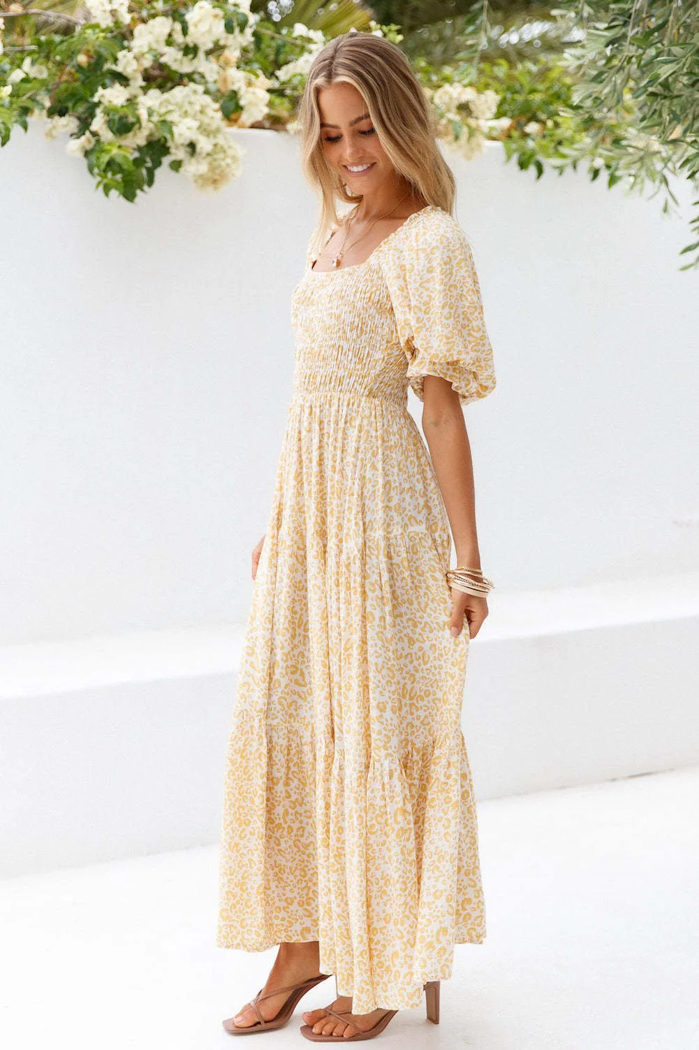 Kayra® | Modern and comfortable dress