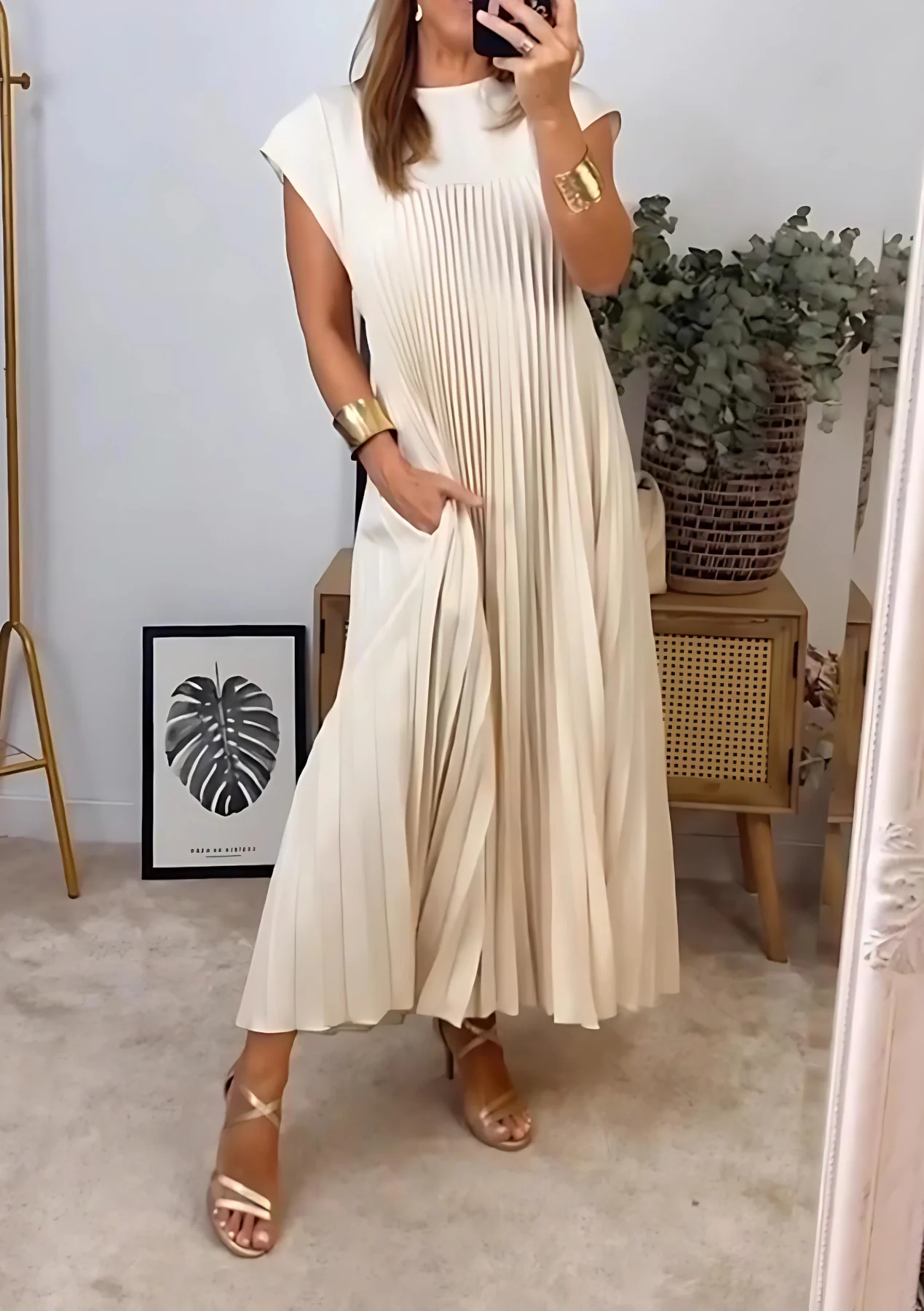 Kinsey® | Effortless and stylish   dress - Image 2