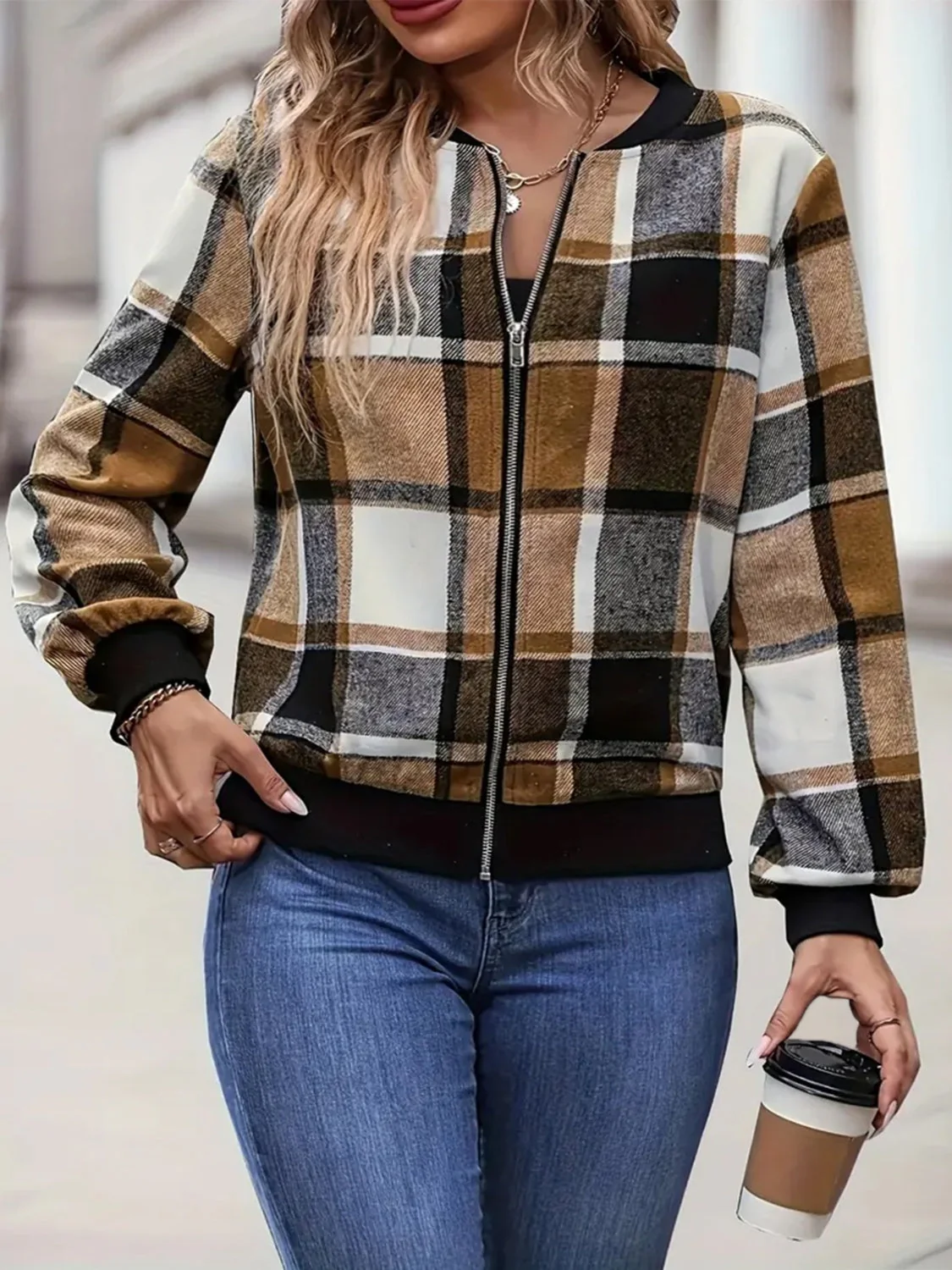 Klara | Oversized checked jacket with baseball collar and zip fastening - Image 3