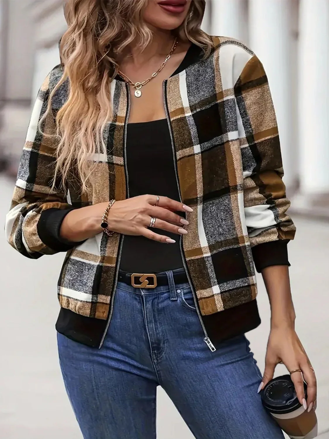 Klara | Oversized checked jacket with baseball collar and zip fastening - Image 4