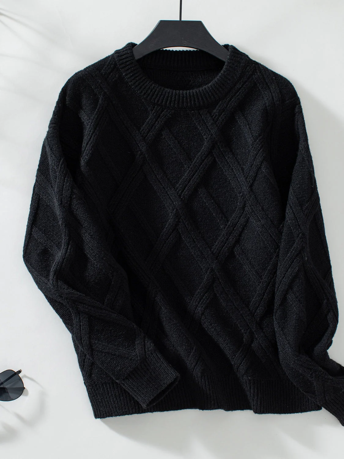 Kristin | Long-sleeved sweater with a geometric crew neck - Image 6