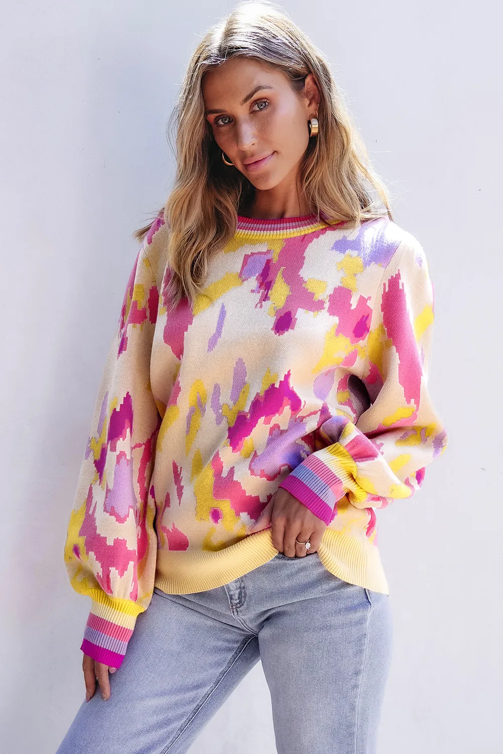 Kristina | Contrasting long-sleeved sweater with a crew neck - Image 4