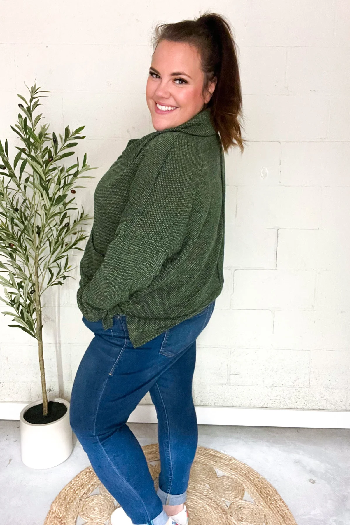 Kristina | Easy Living Olive green textured knit sweater with notched neckline and oversized collar - Image 5