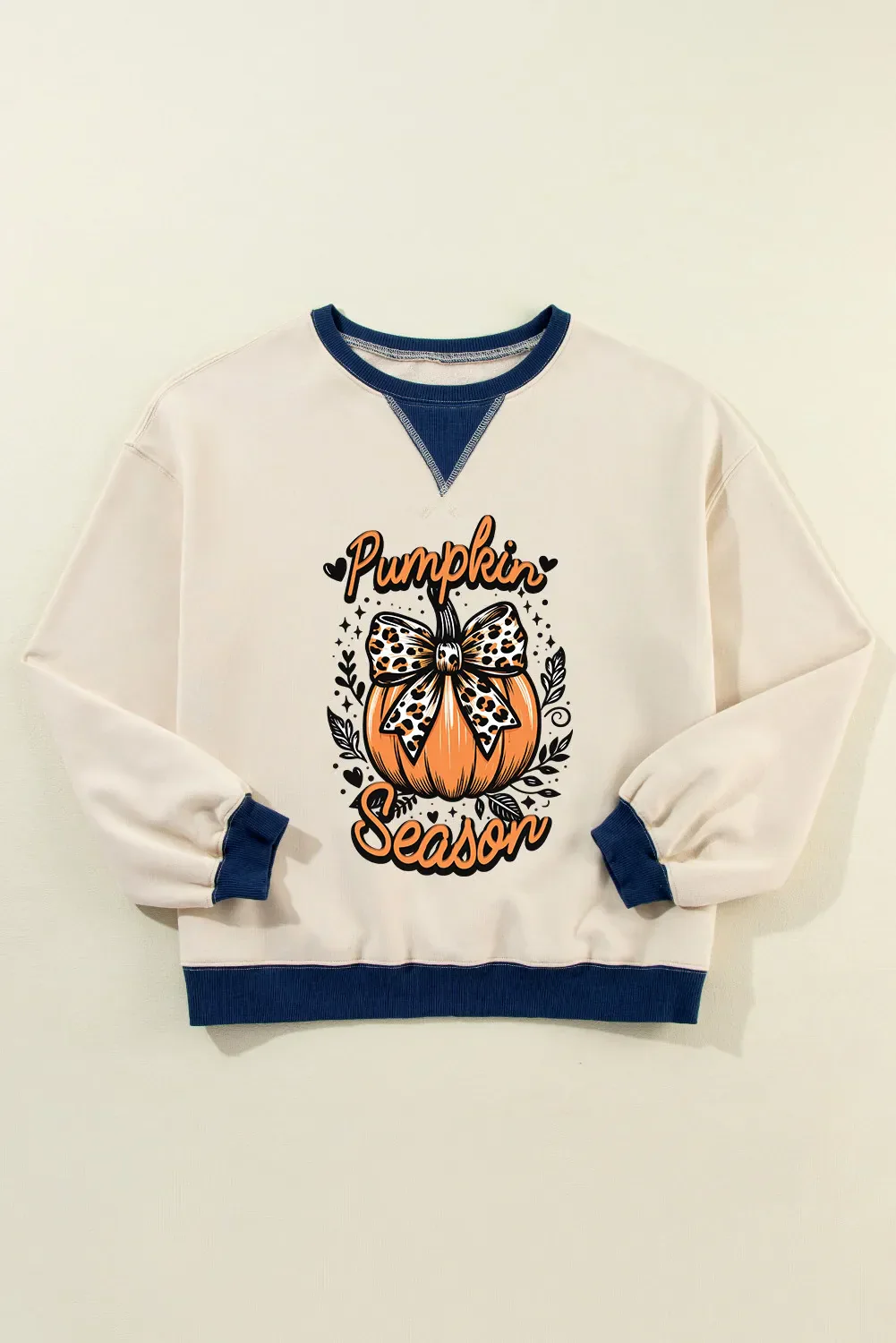 Lara | Long-sleeved sweatshirt with a pumpkin graphic - Image 4