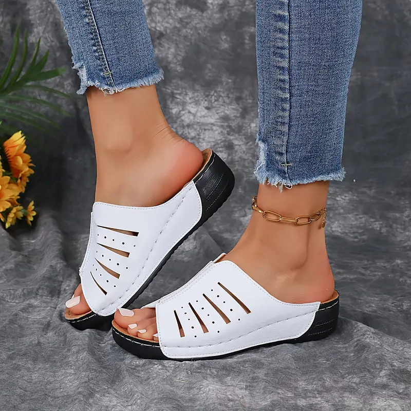 Laura® | Beach Slippers With A Low Wedge Heel