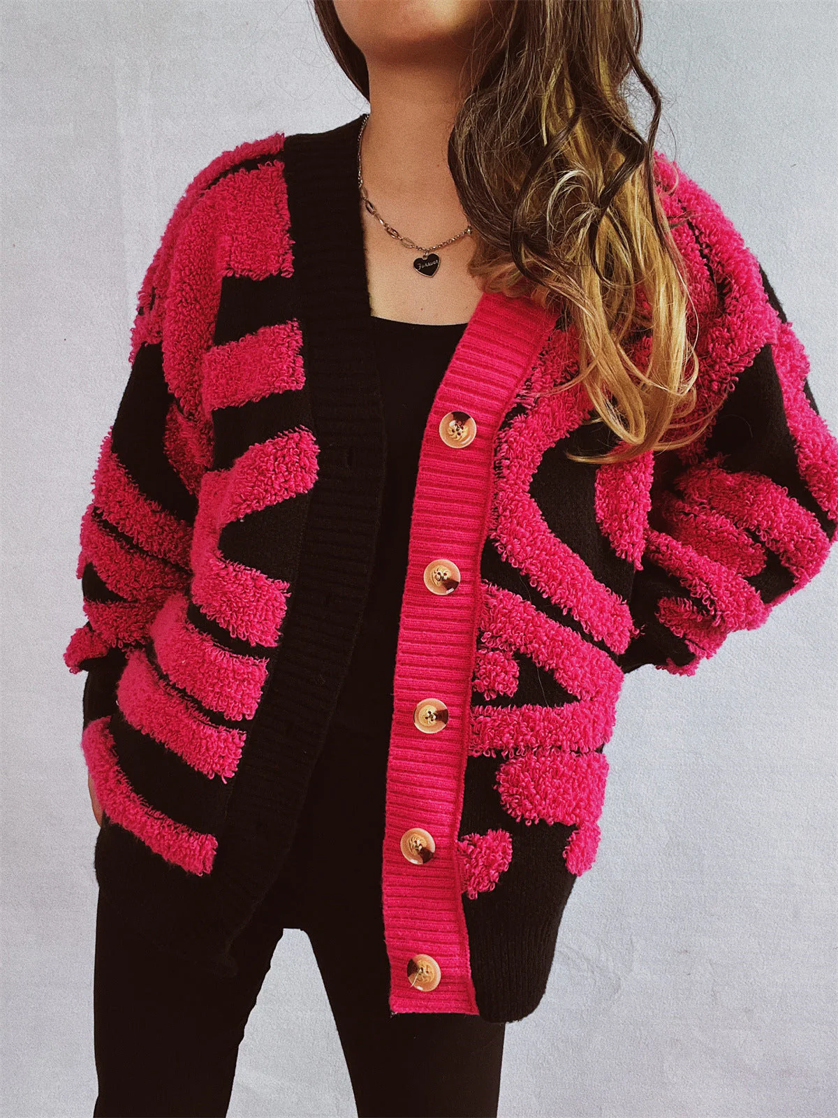Lea | Contrast color long sleeve cardigan with buttons - Image 14