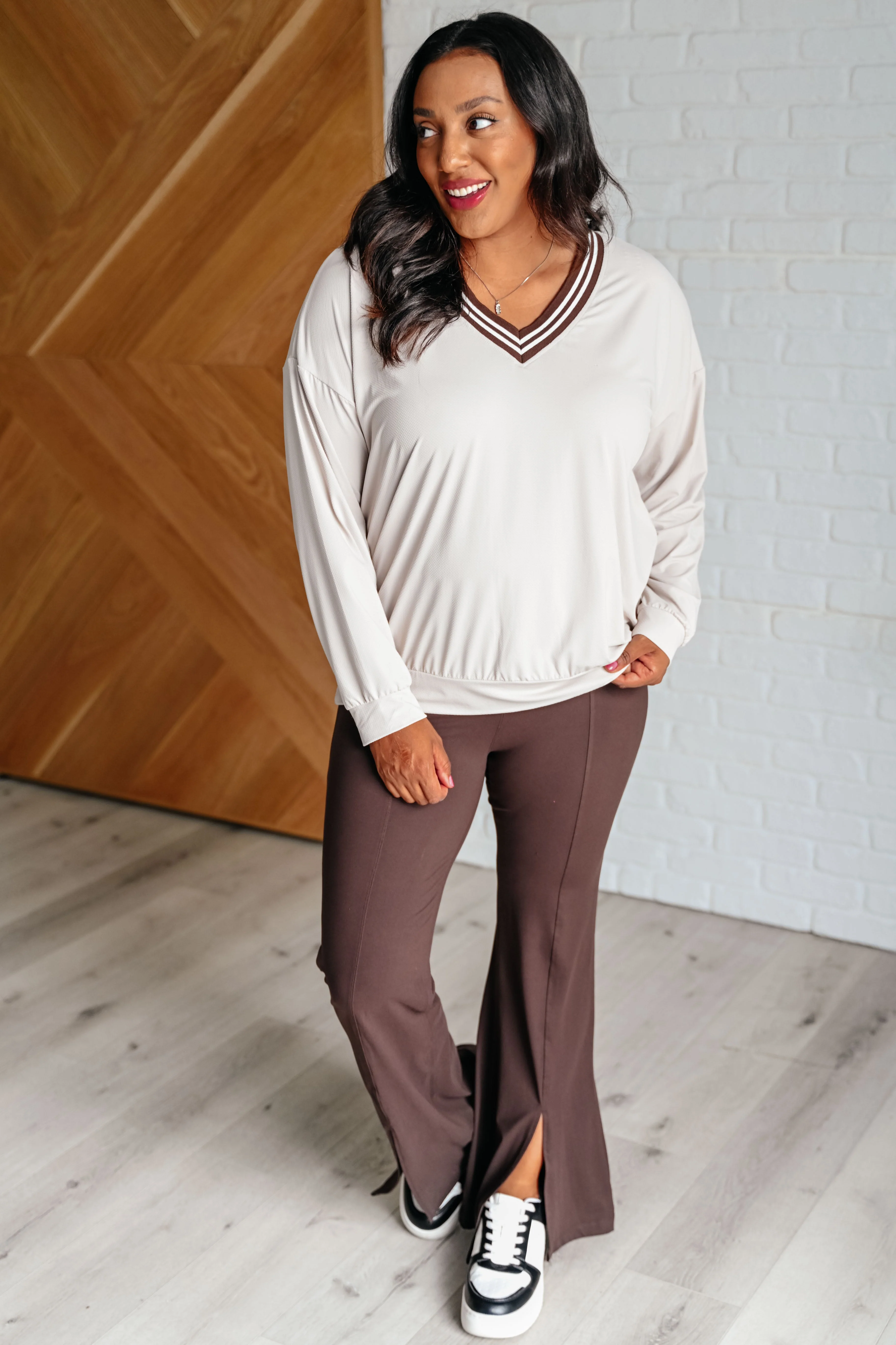 Leire | All Out Comfort V-neck sweater in mocha cream - Image 3