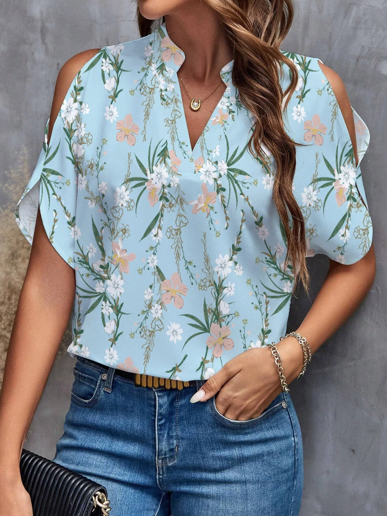Leire® | Women'S Blouse With Off-The-Shoulder Details And Floral Pattern - Image 3