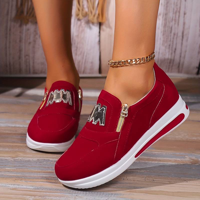 Leonarda® | Effortless and chic   sneakers - Image 11