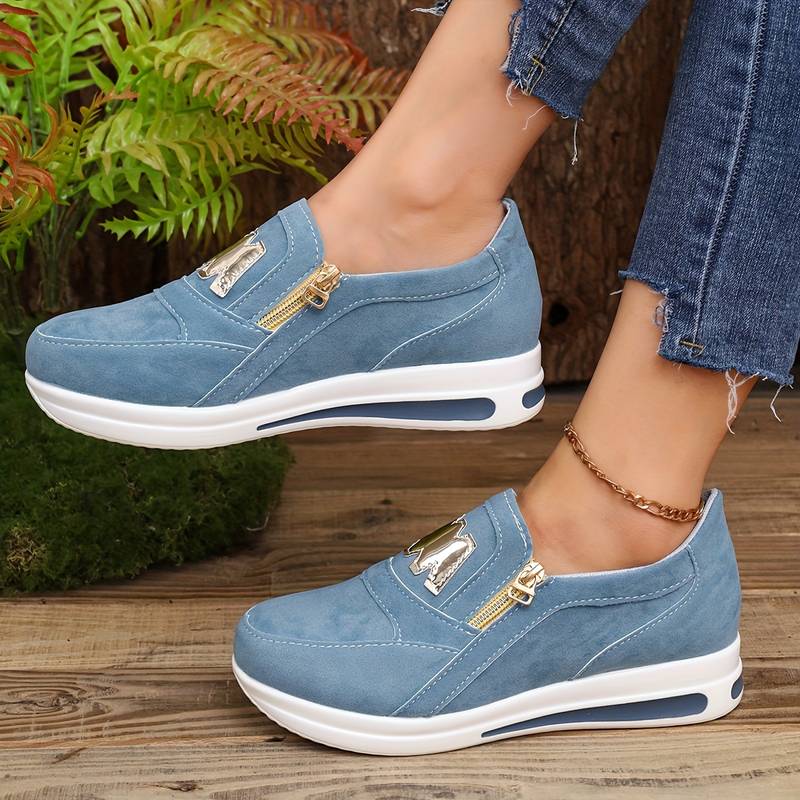Leonarda® | Effortless and chic   sneakers - Image 3
