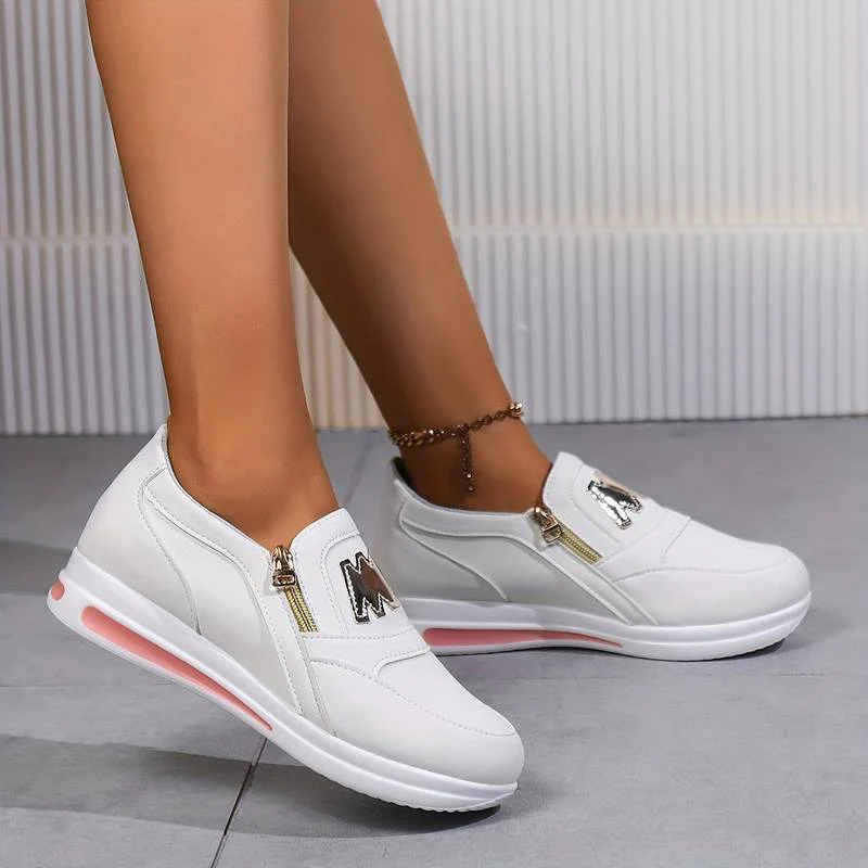 Leonarda® | Effortless and chic   sneakers - Image 8
