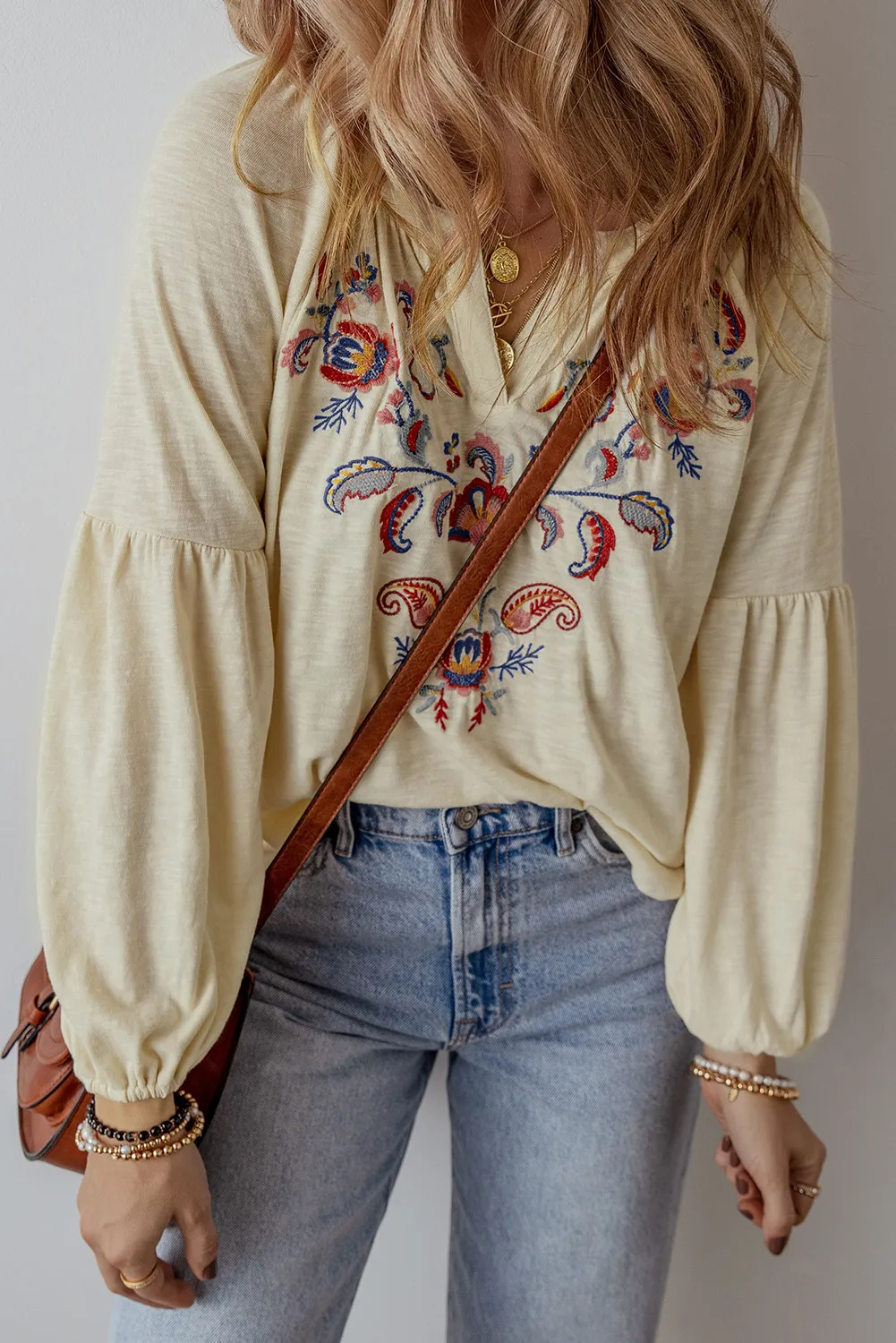 Leonie | Embroidered long sleeve blouse with notches - Image 4
