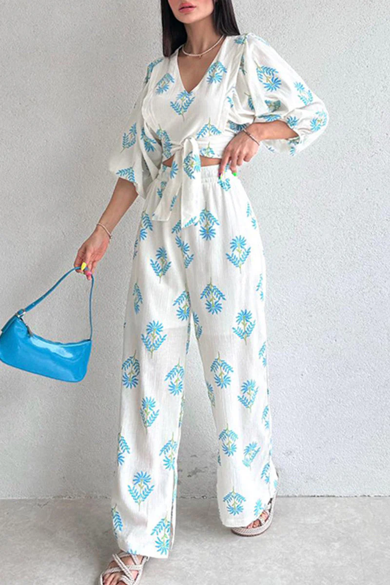 Letizia® | Elegant Casual Set Of Half-Sleeved V-Neck Printed Blouse And Wide-Leg Pants - Image 3