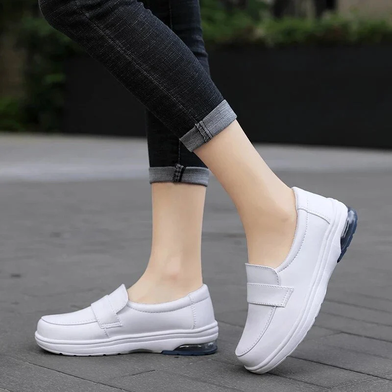 Lia® | Relaxed and stylish   sneakers - Image 3