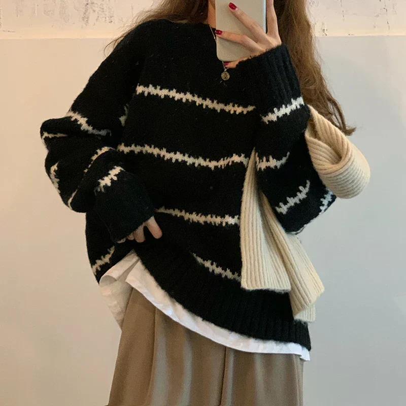 Lidia | Cozy striped sweater for women - Image 2