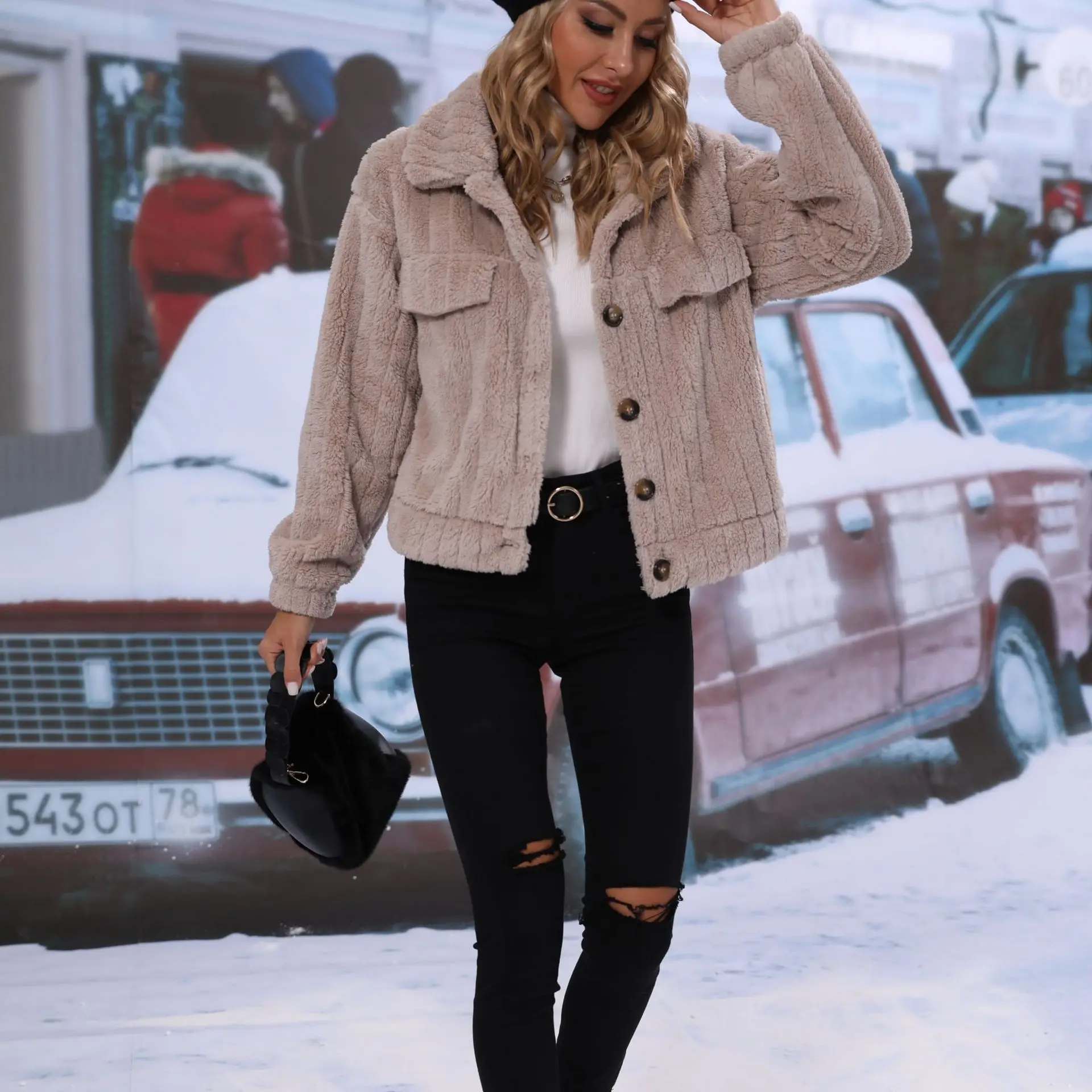 Lilian | Lorena� Elegant autumn and winter coat with buttons. - Image 4