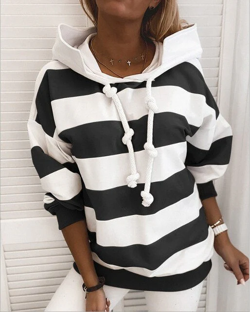 Liliana| Timeless and stylish winter sweater - Image 2