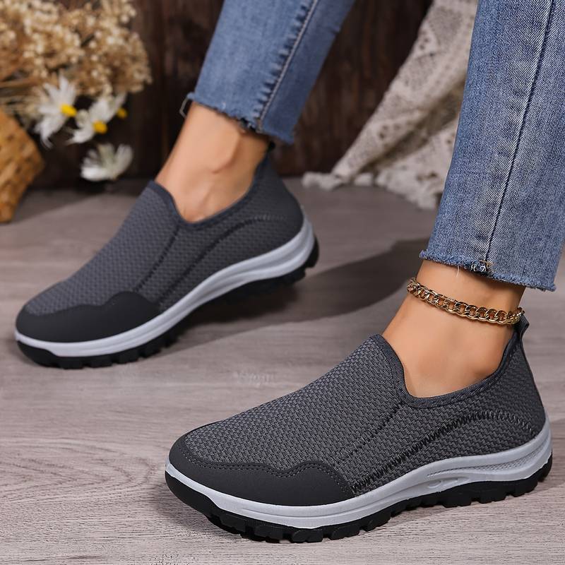 Lisa® | Uncomplicated and trendy   sneakers - Image 3