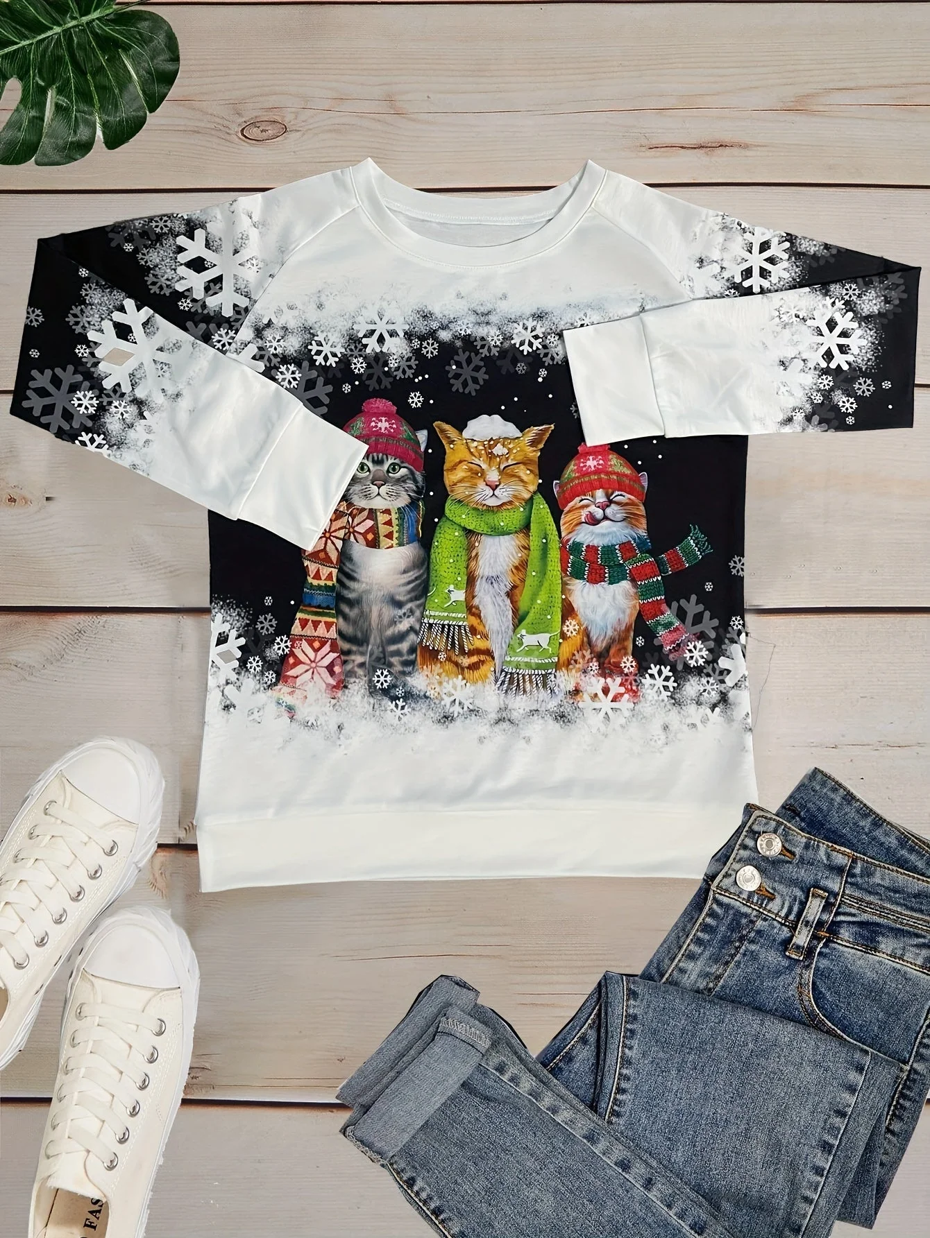 Lourdes | WARM WINTER TOP WITH SNOW CAT PRINT - Image 5