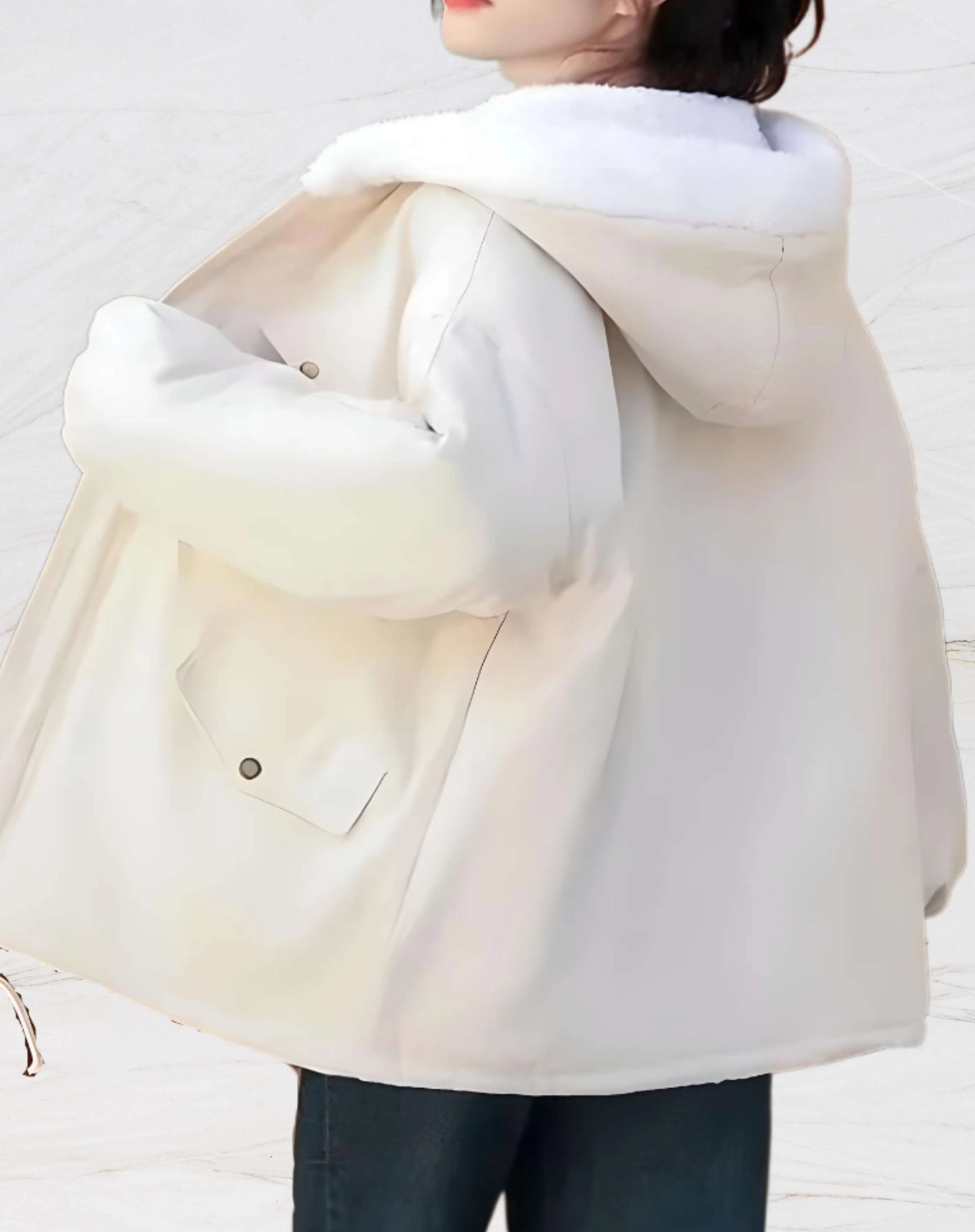 Lucía | Elegant and versatile winter garment - Image 2