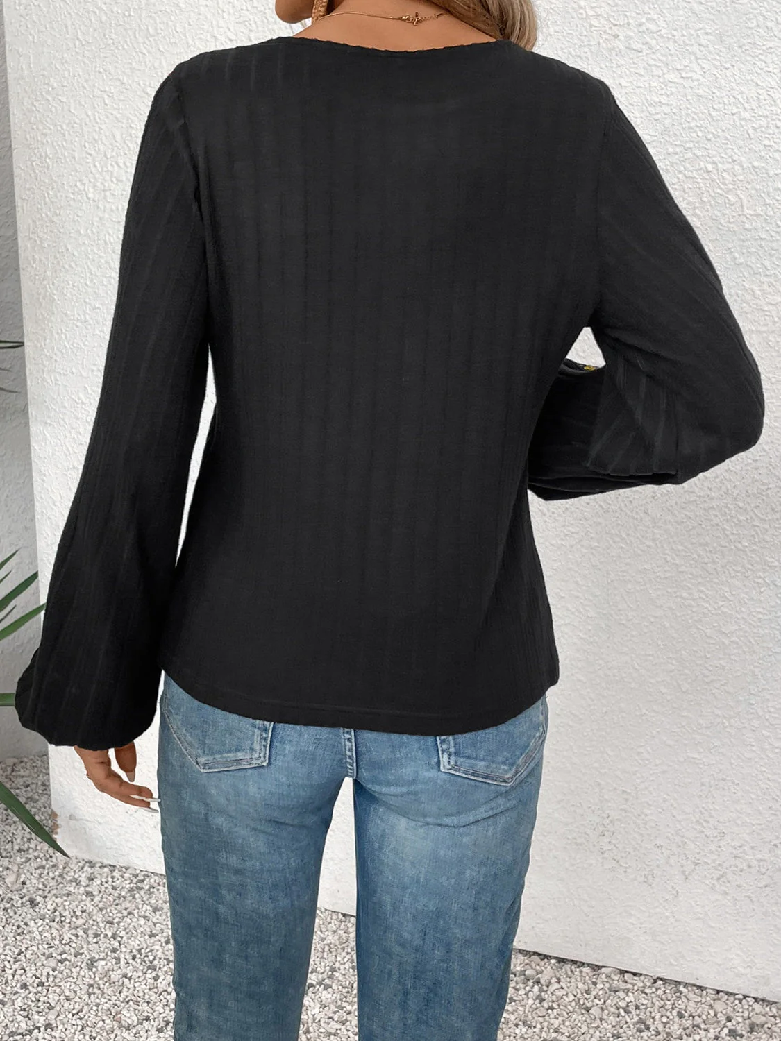 Lucía | Long-sleeved blouse with an embroidered crew neck - Image 2