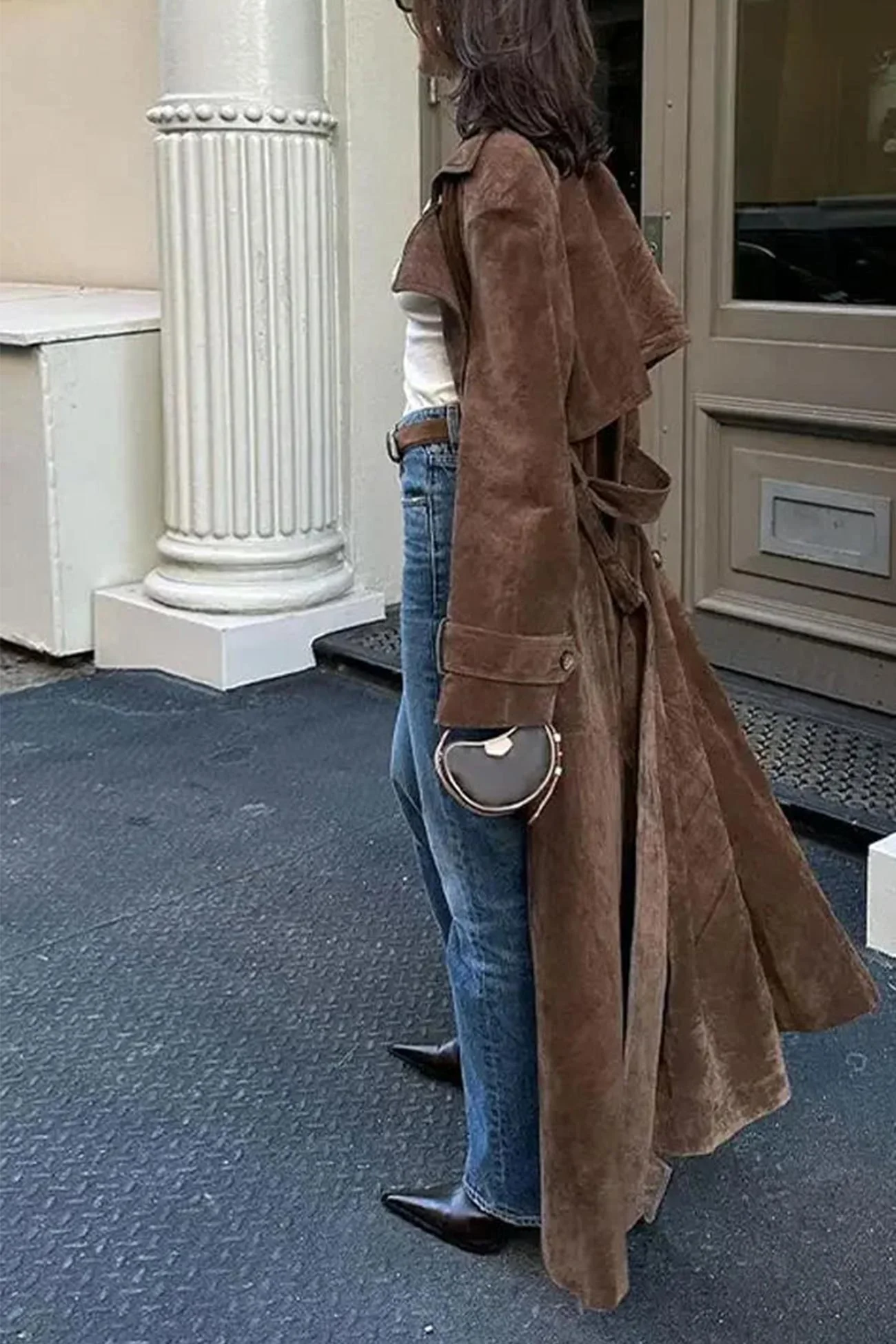 Lucía | Long suede trench coat that ties with lapels - Image 5