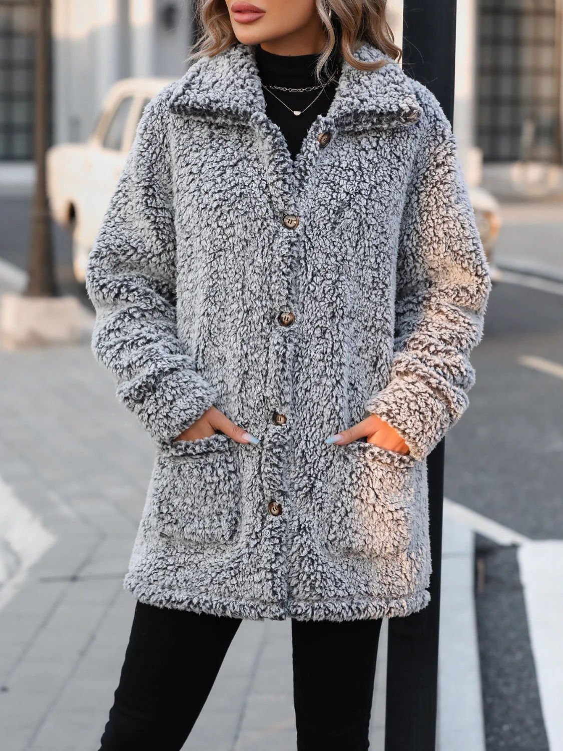 Luciana | Long-sleeved plush jacket with pockets and collar - Image 5