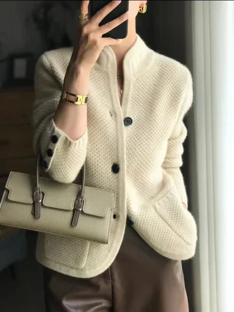 Lucrecia | Elegant cardigan with a high collar - Image 2