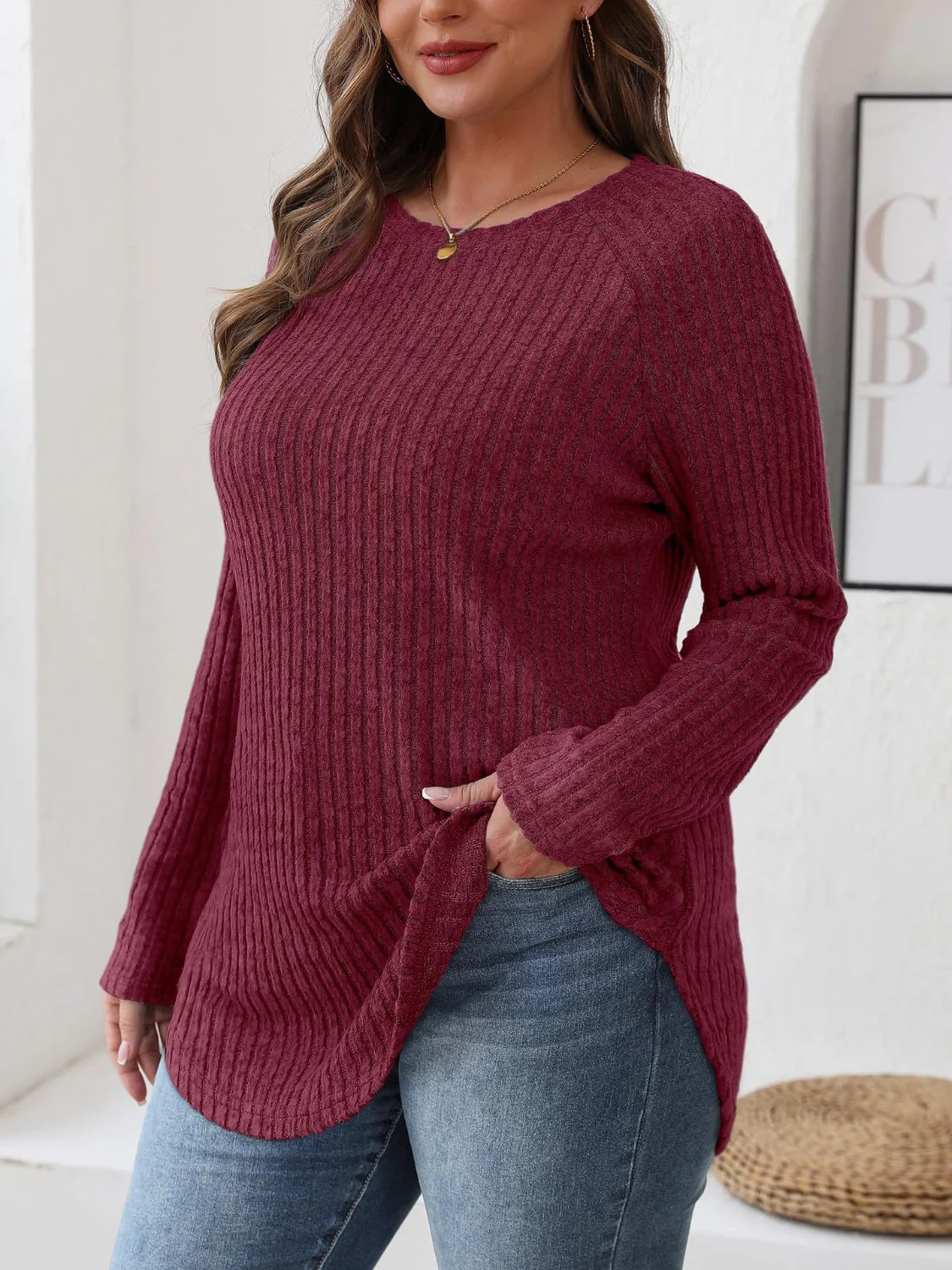 Lucrezia | T-shirt with a crew neck and raglan sleeves - Image 14