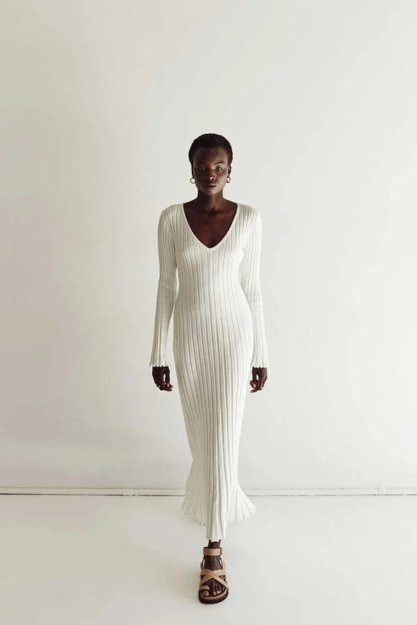 Luisa® | Knitted Midi Dress With V-Neck And Sleeves - Image 11