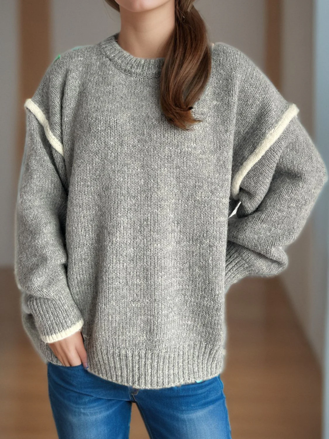 Luz | Round neck sweater with sloping shoulders and contrasting trim - Image 9