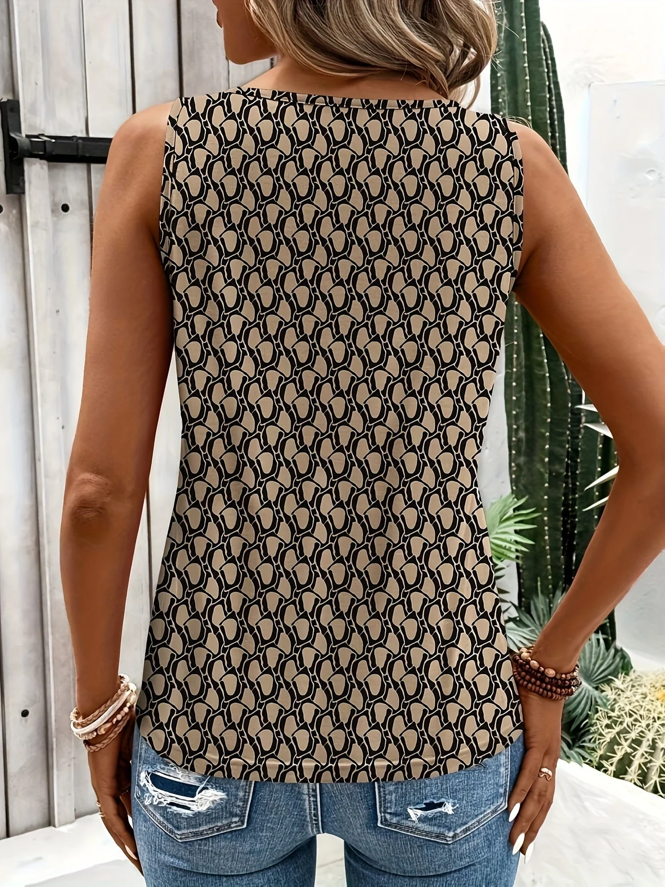 Luz® | Sleeveless Design & Abstract Print - Image 6