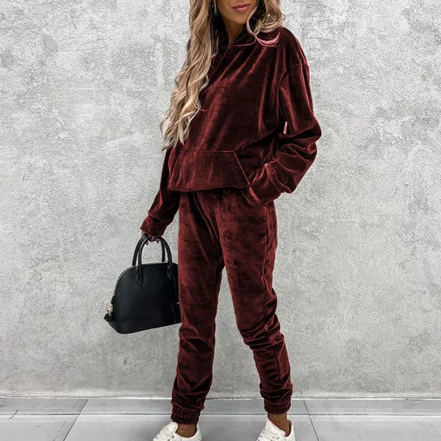 Magali | Luxurious velvet sweater and jogging pants set - Image 4