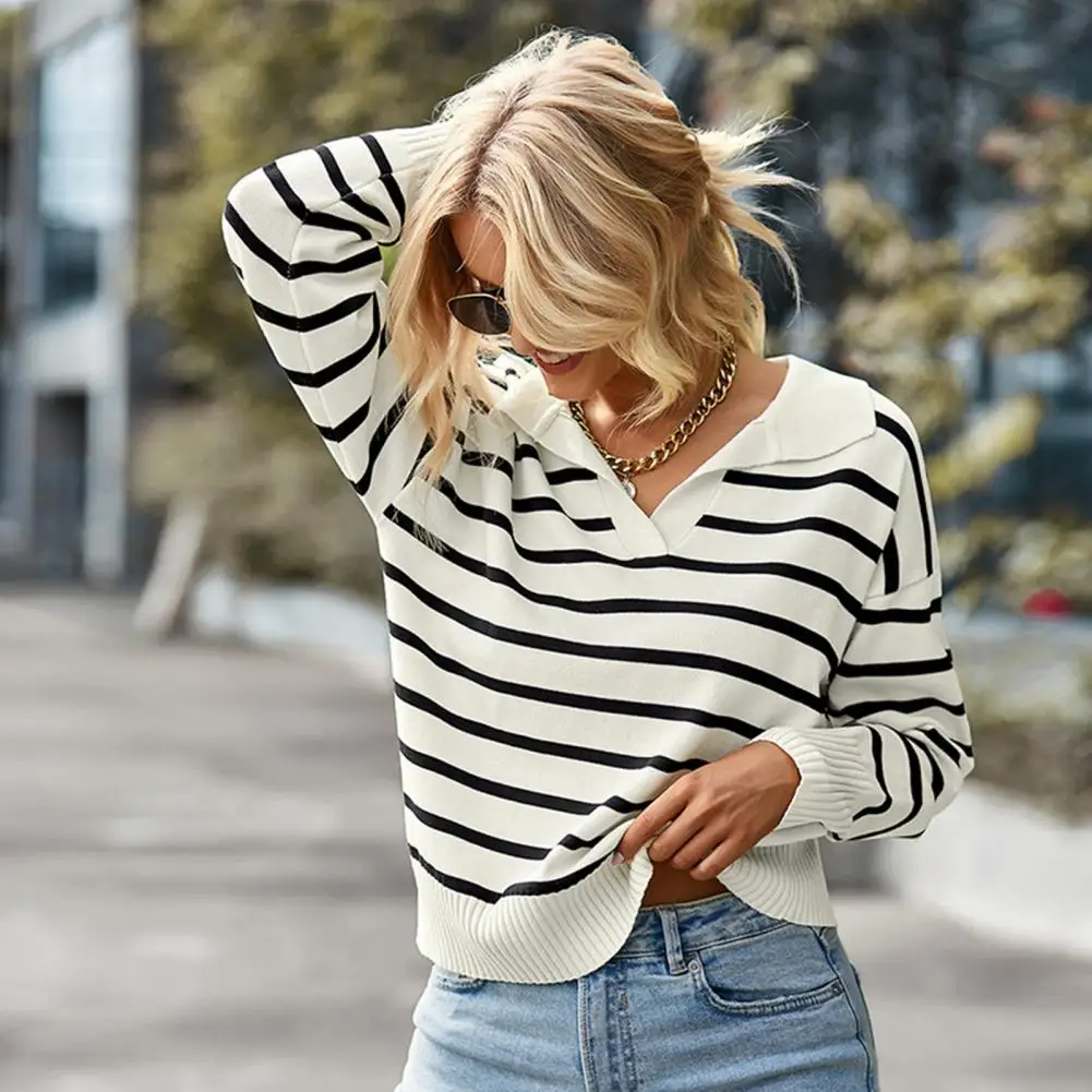 Magda | Calido women's long sleeve sweater - Image 3