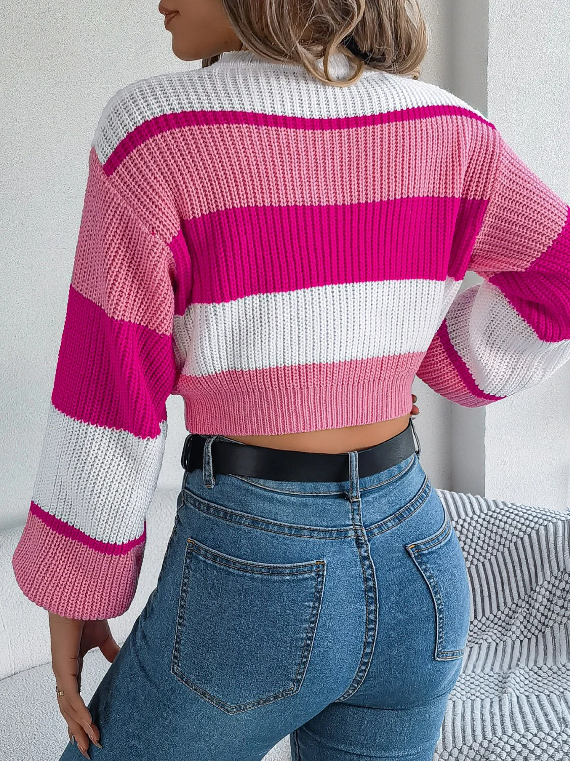 Magda | Cropped color block crew neck sweater - Image 14