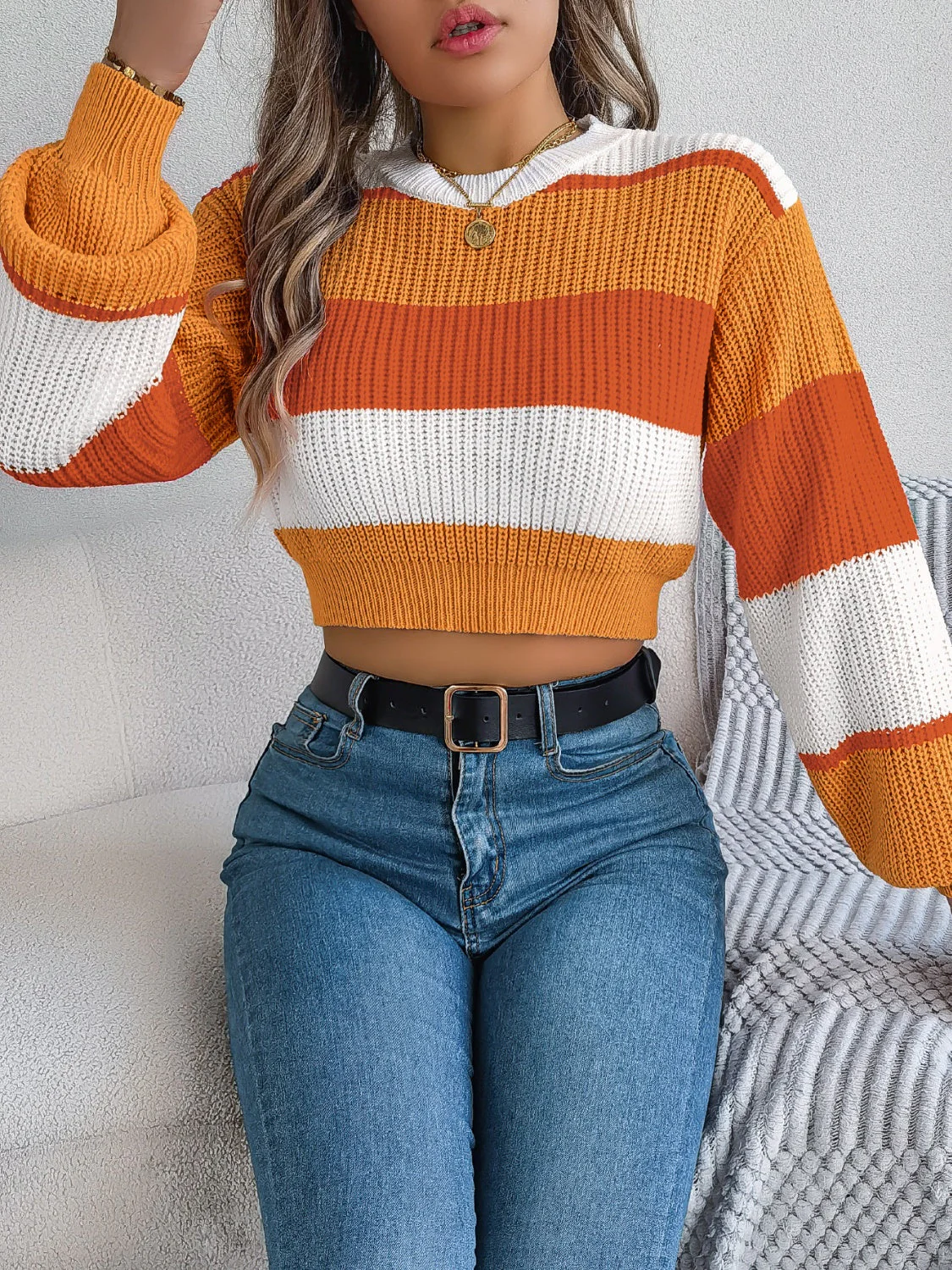 Magda | Cropped color block crew neck sweater - Image 2