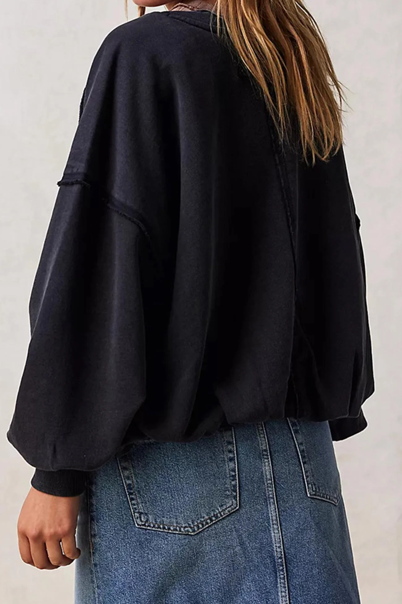 Magda | Solid raw edge crew neck sweatshirt - Image 5