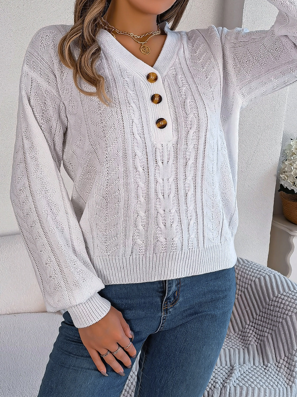 Maite | Long-sleeved sweater with cable knit and V-neck - Image 5