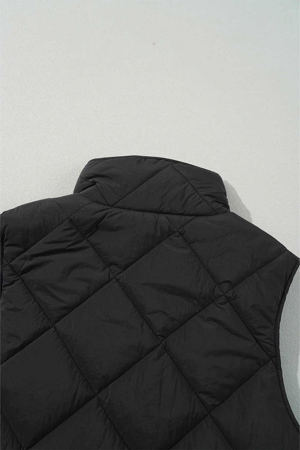 Maite | Vest with snap-down structure and pockets - Image 17