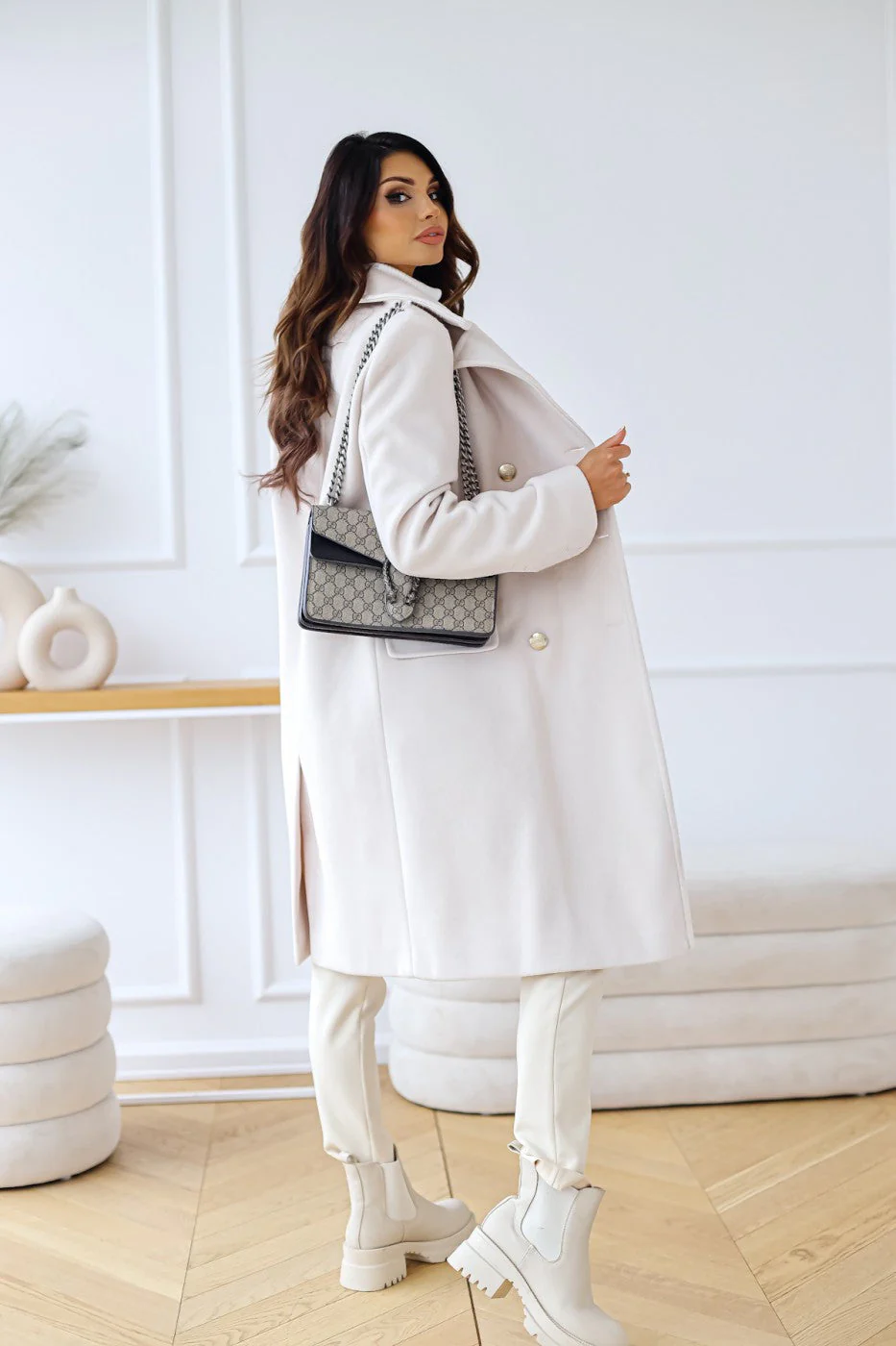 Manuela | Classic and stylish trench coat - Image 2