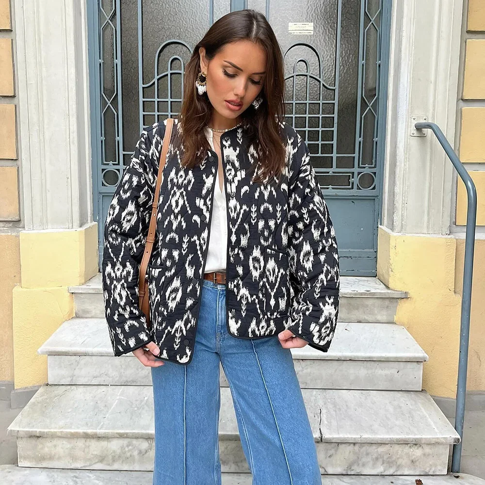 Manuela | Modern women's cardigan - Image 4