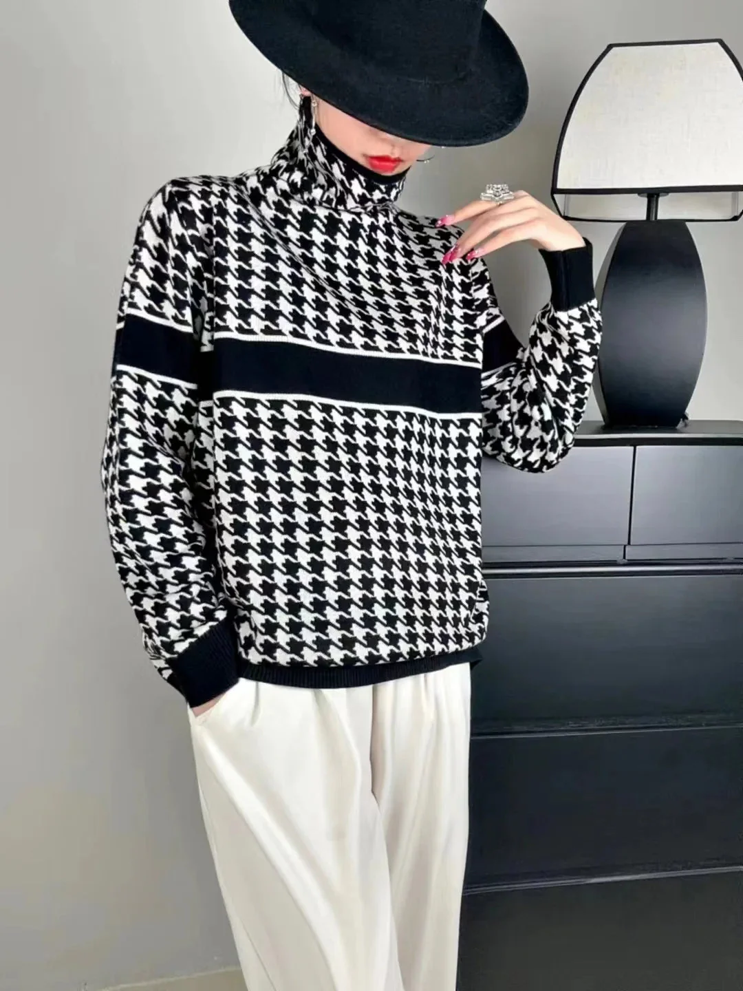 Mara | Elegant turtleneck sweater - Image 2