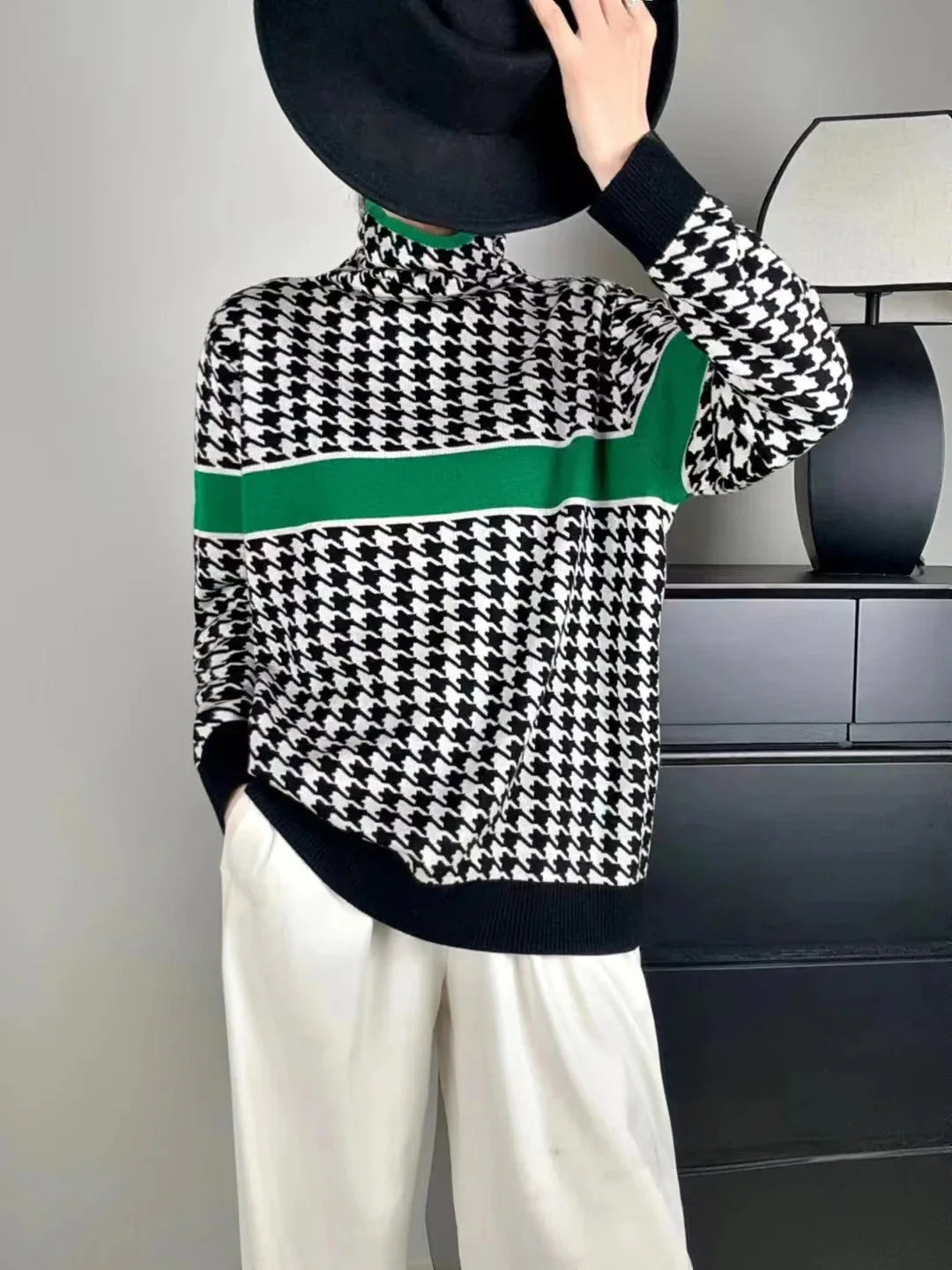Mara | Elegant turtleneck sweater - Image 4