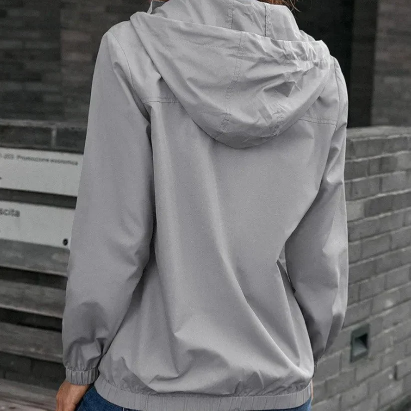 Margarita | Fashionable and minimalist winter coat - Image 2
